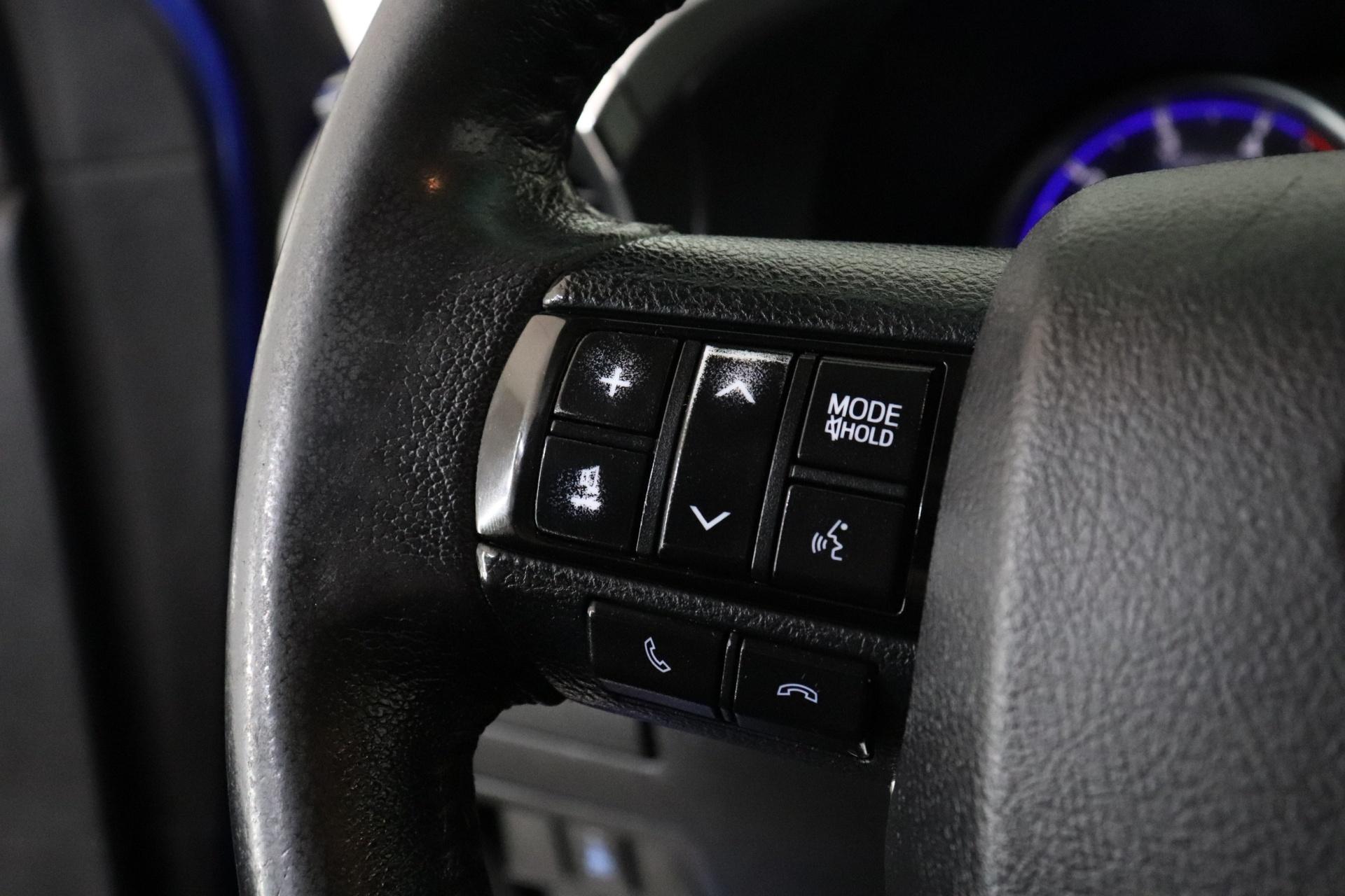 TOYOTA Hilux 2016