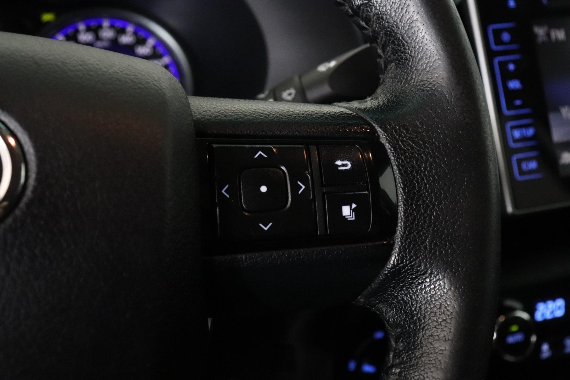 TOYOTA Hilux 2016