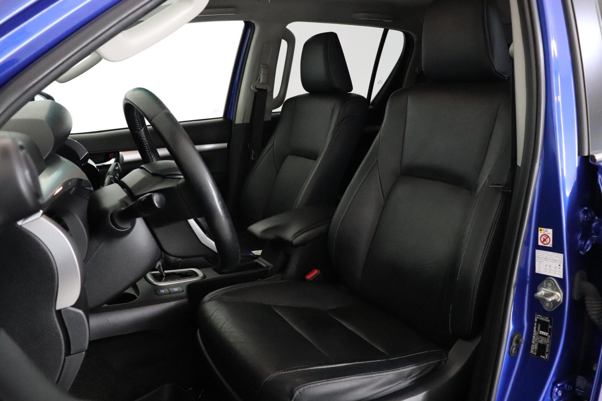 TOYOTA Hilux 2016
