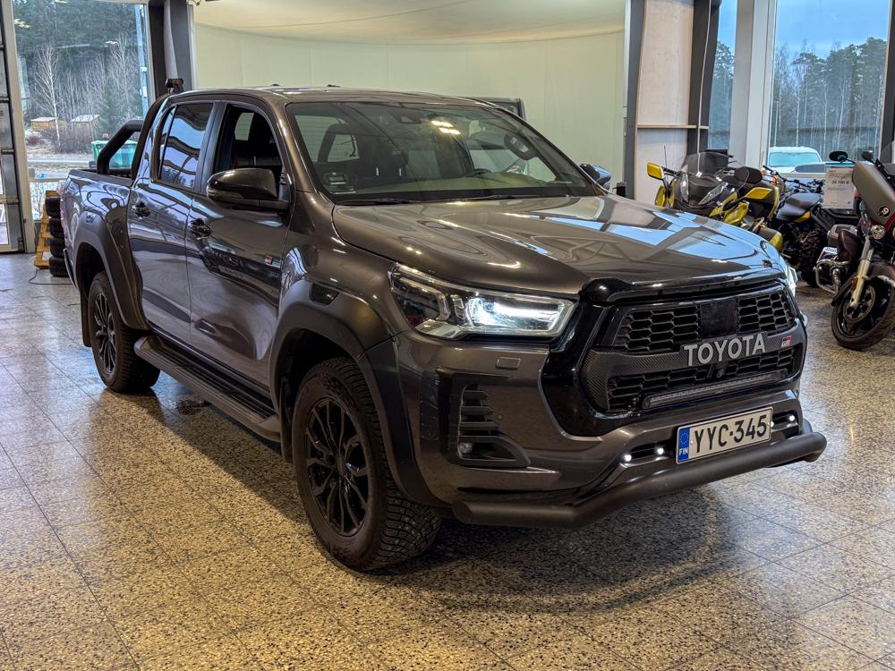 TOYOTA Hilux 2024