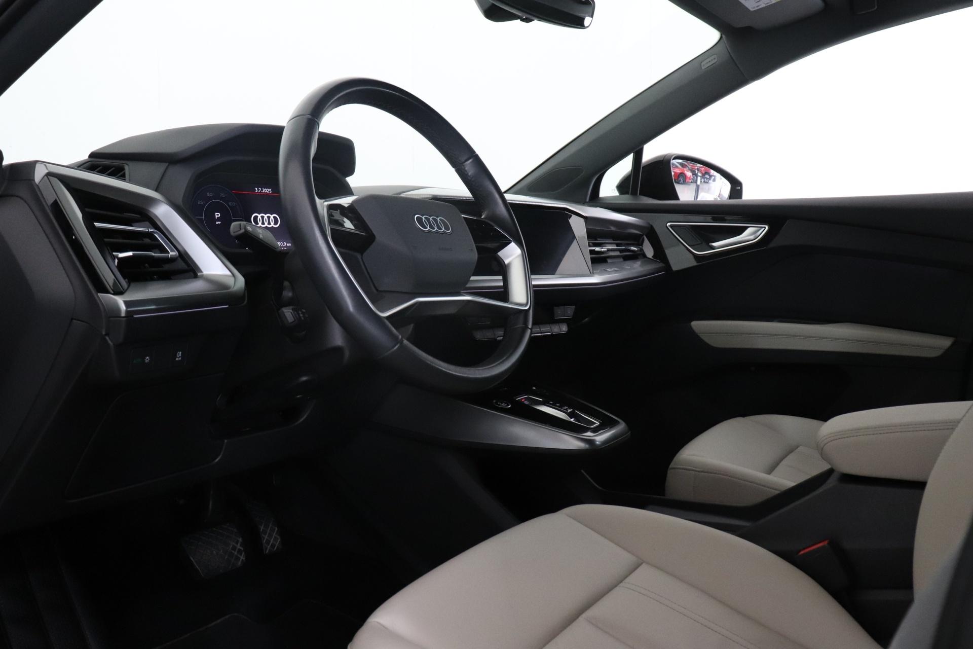 AUDI Q4 e-tron 2022
