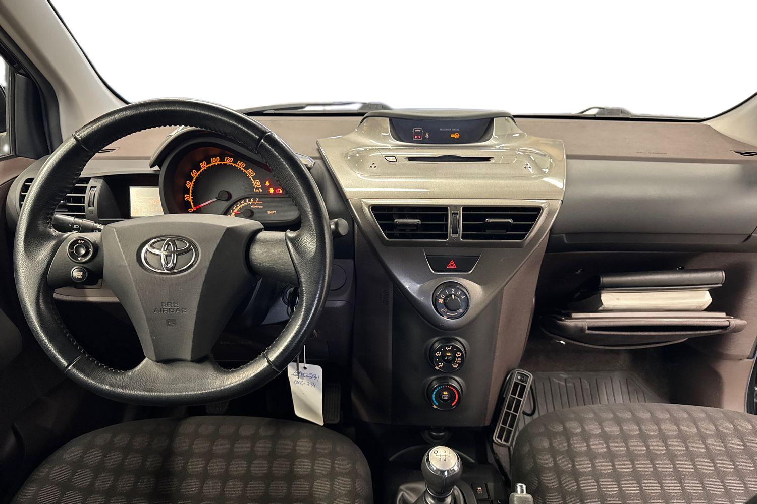 TOYOTA IQ 2009