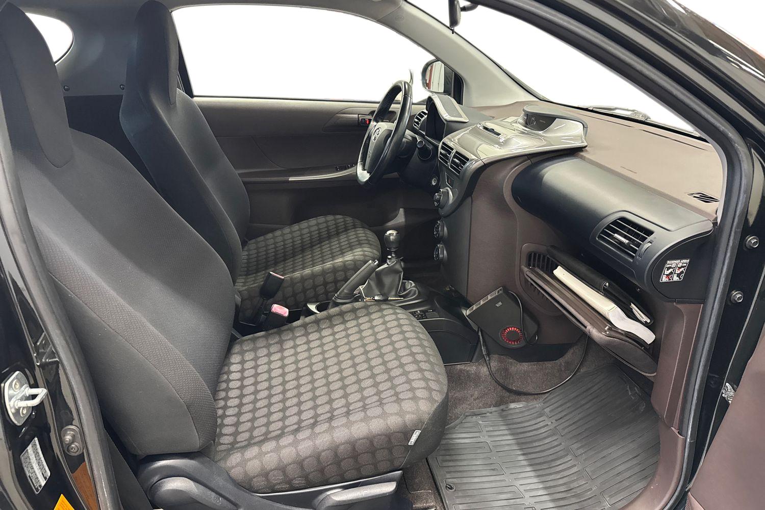 TOYOTA IQ 2009