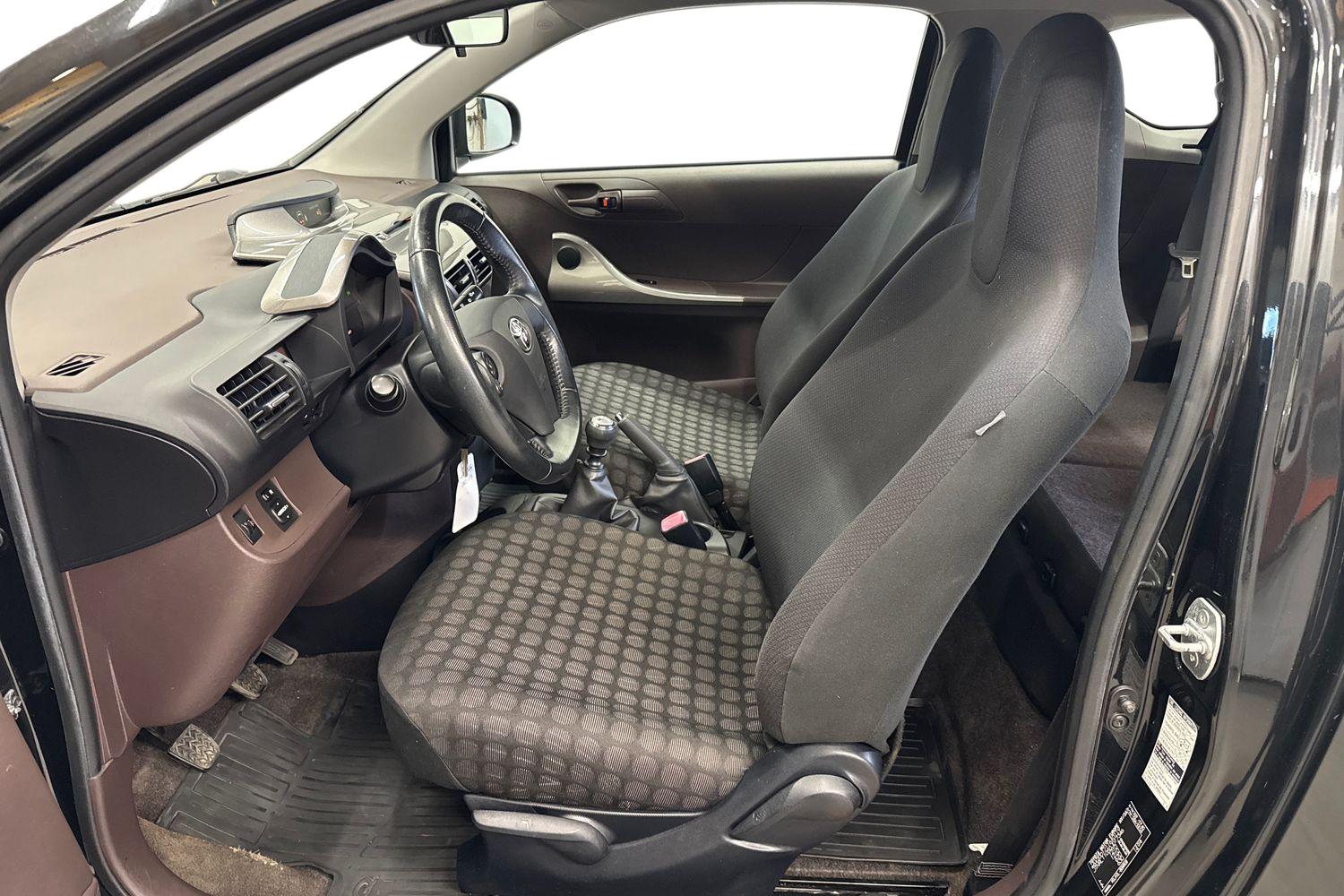 TOYOTA IQ 2009