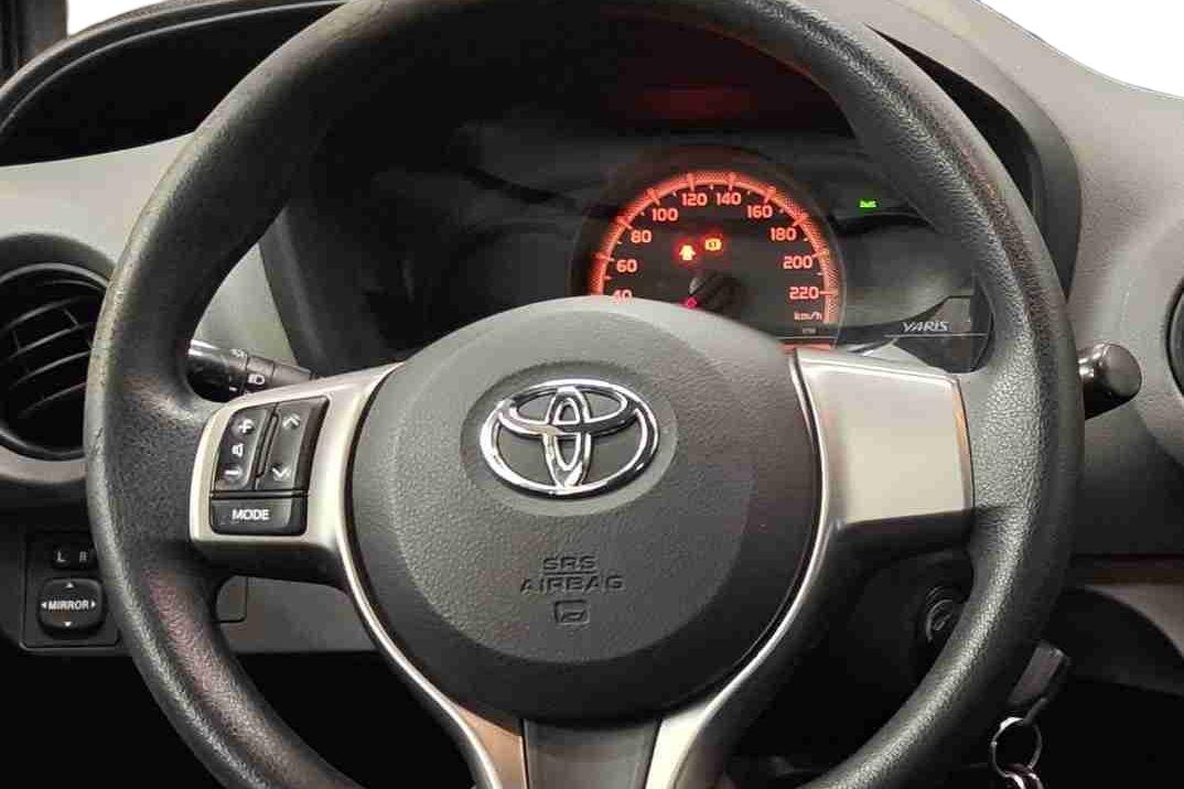 Toyota Yaris 2015