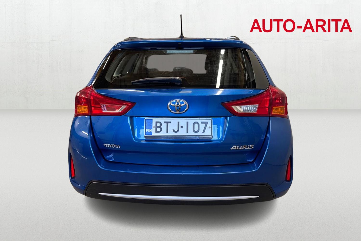 Toyota Auris 2015