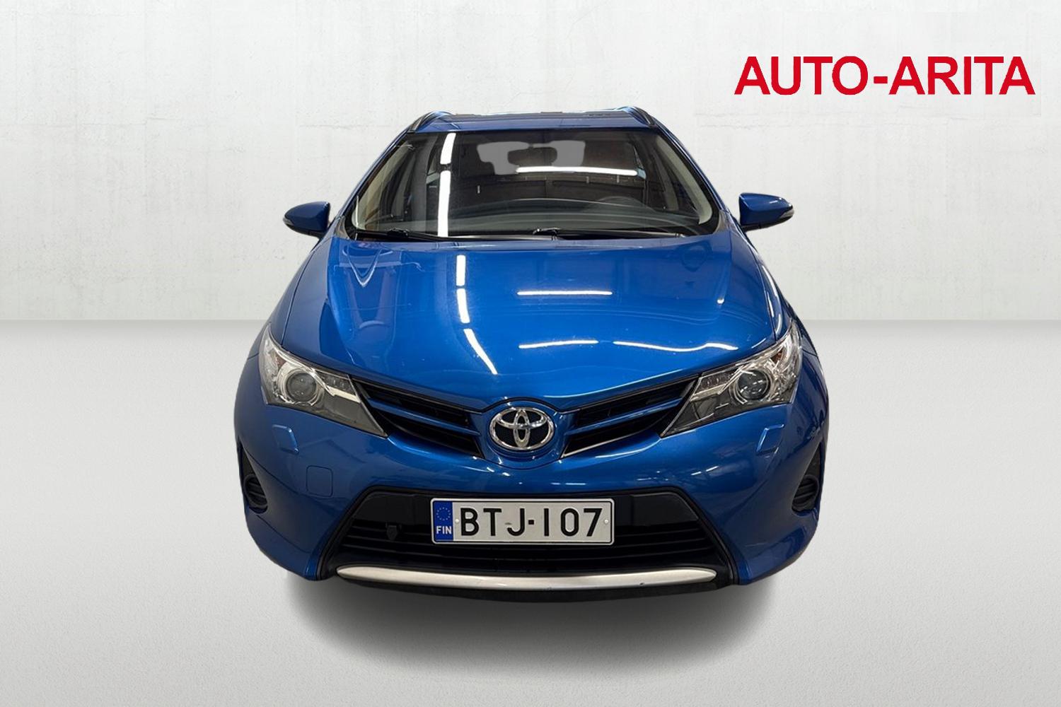 Toyota Auris 2015