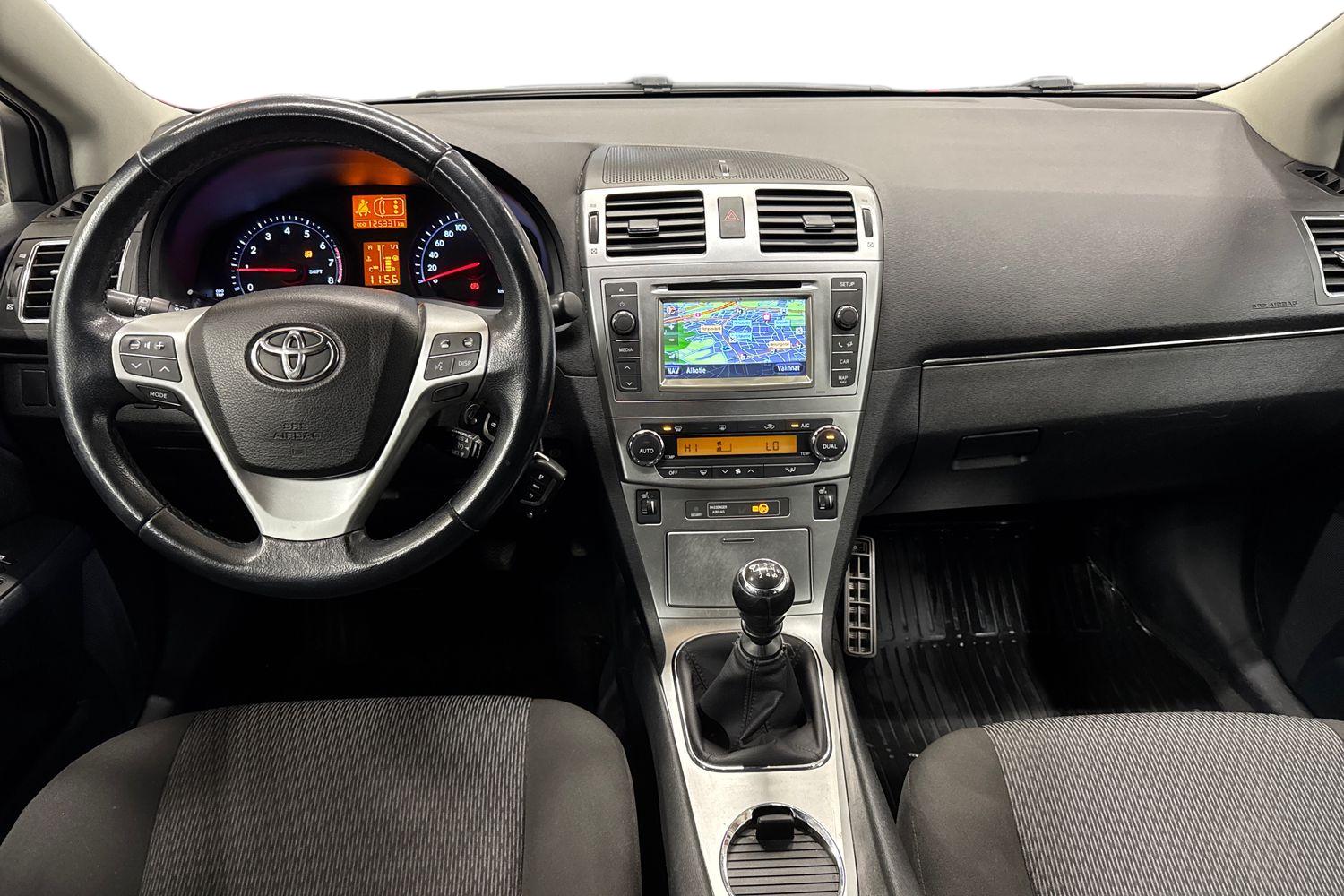 Toyota Avensis 2012