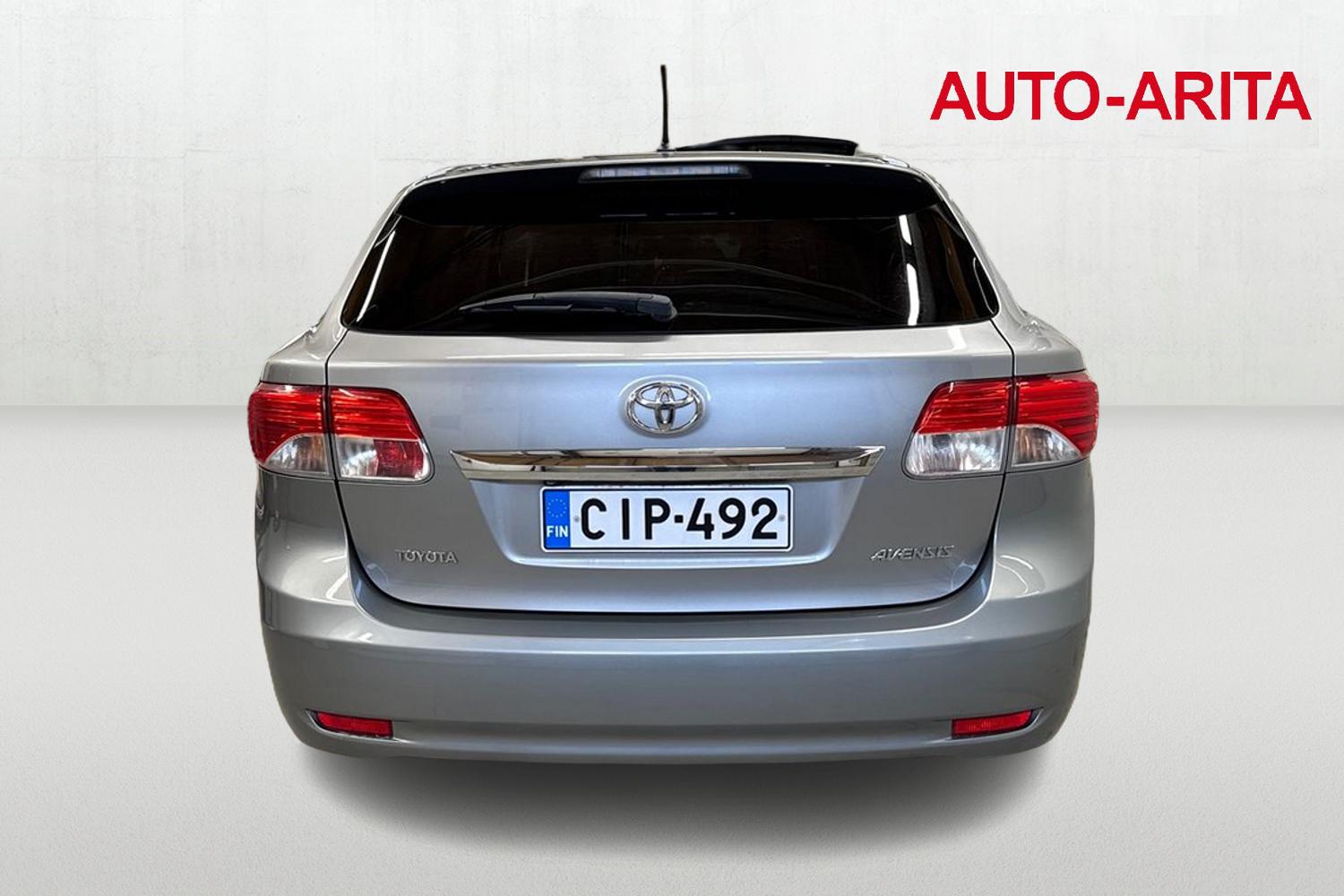 Toyota Avensis 2012