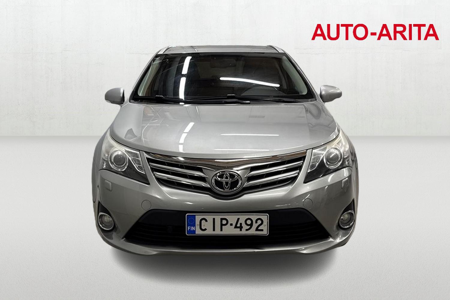 Toyota Avensis 2012