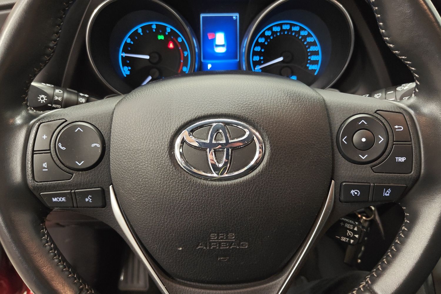 TOYOTA AURIS 2018
