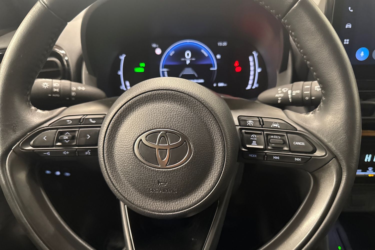 TOYOTA Yaris Cross 2025