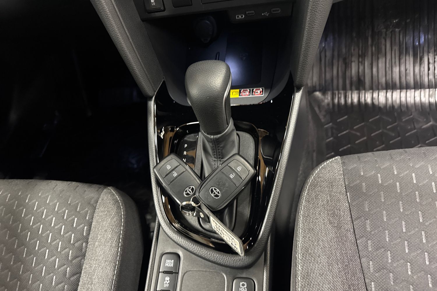 TOYOTA Yaris Cross 2025
