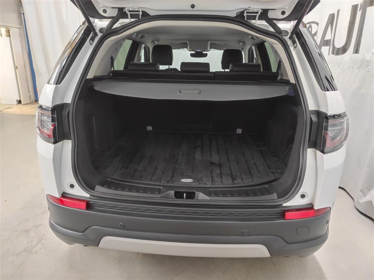 Land Rover Discovery Sport 2021