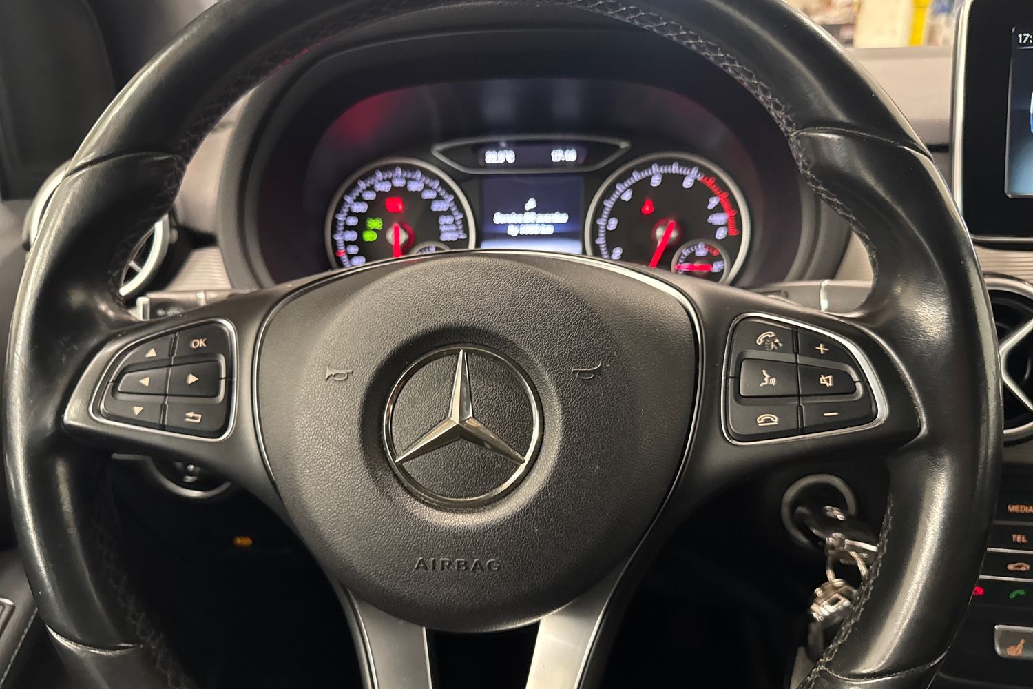 MERCEDES-BENZ B 2016