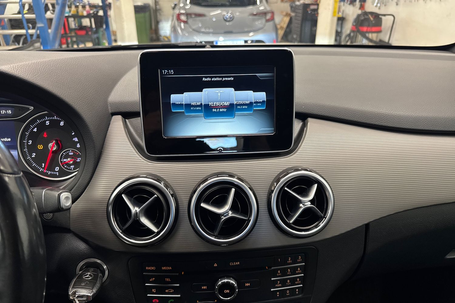 MERCEDES-BENZ B 2016