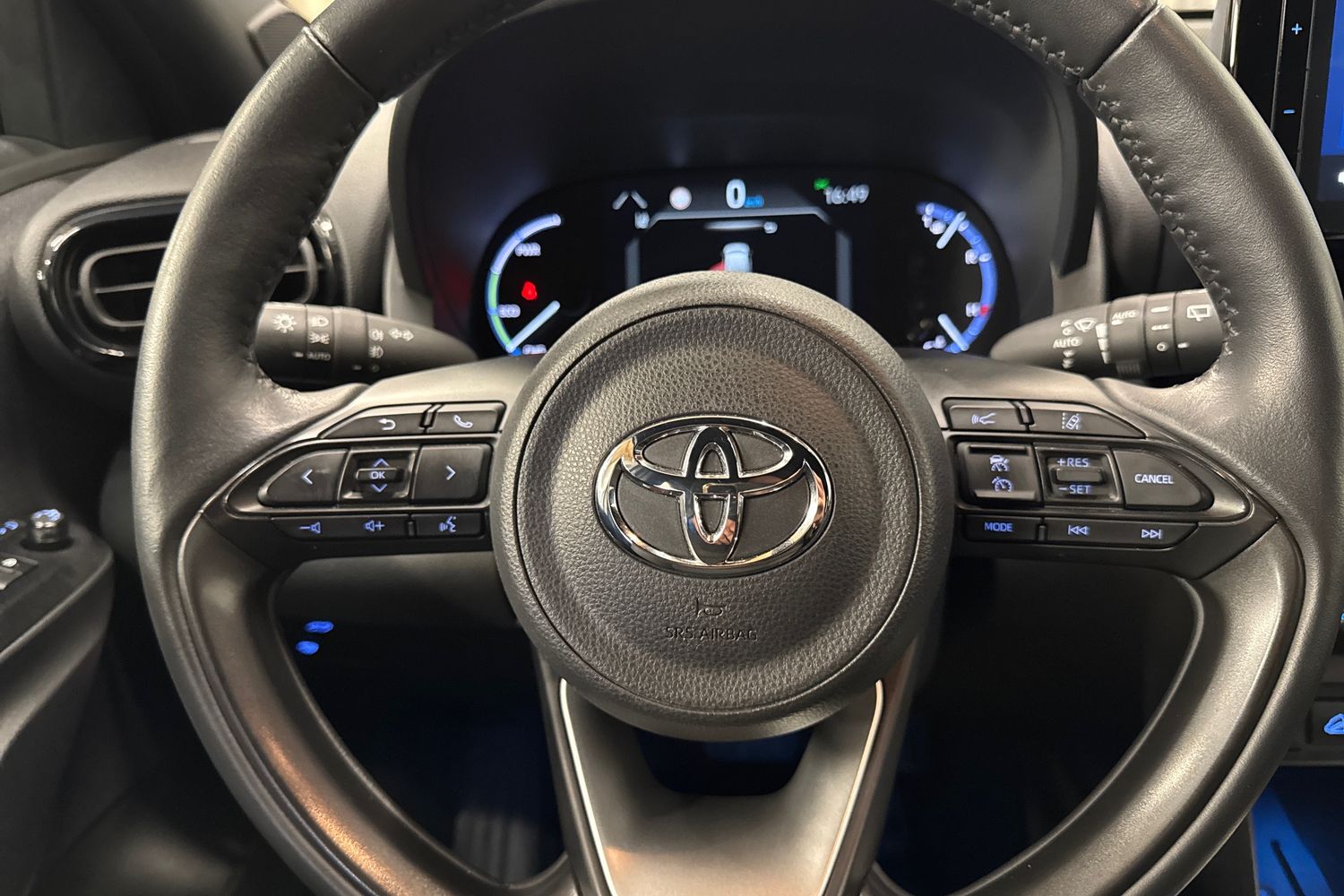 TOYOTA Yaris Cross 2023