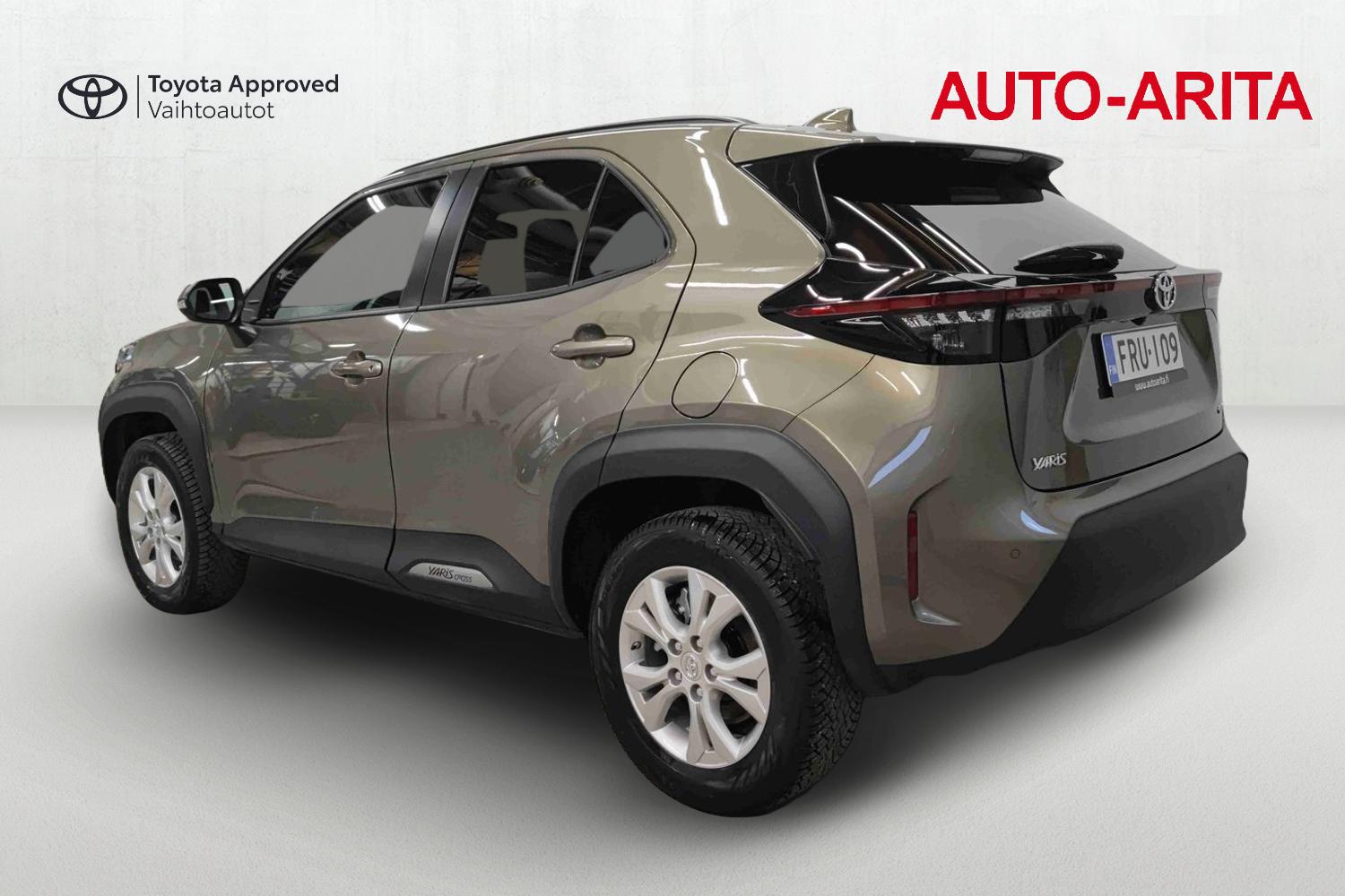 TOYOTA Yaris Cross 2024