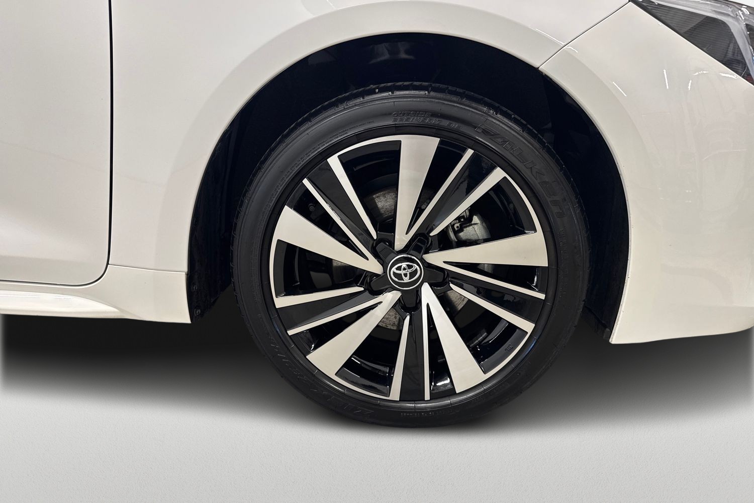 TOYOTA COROLLA 2025