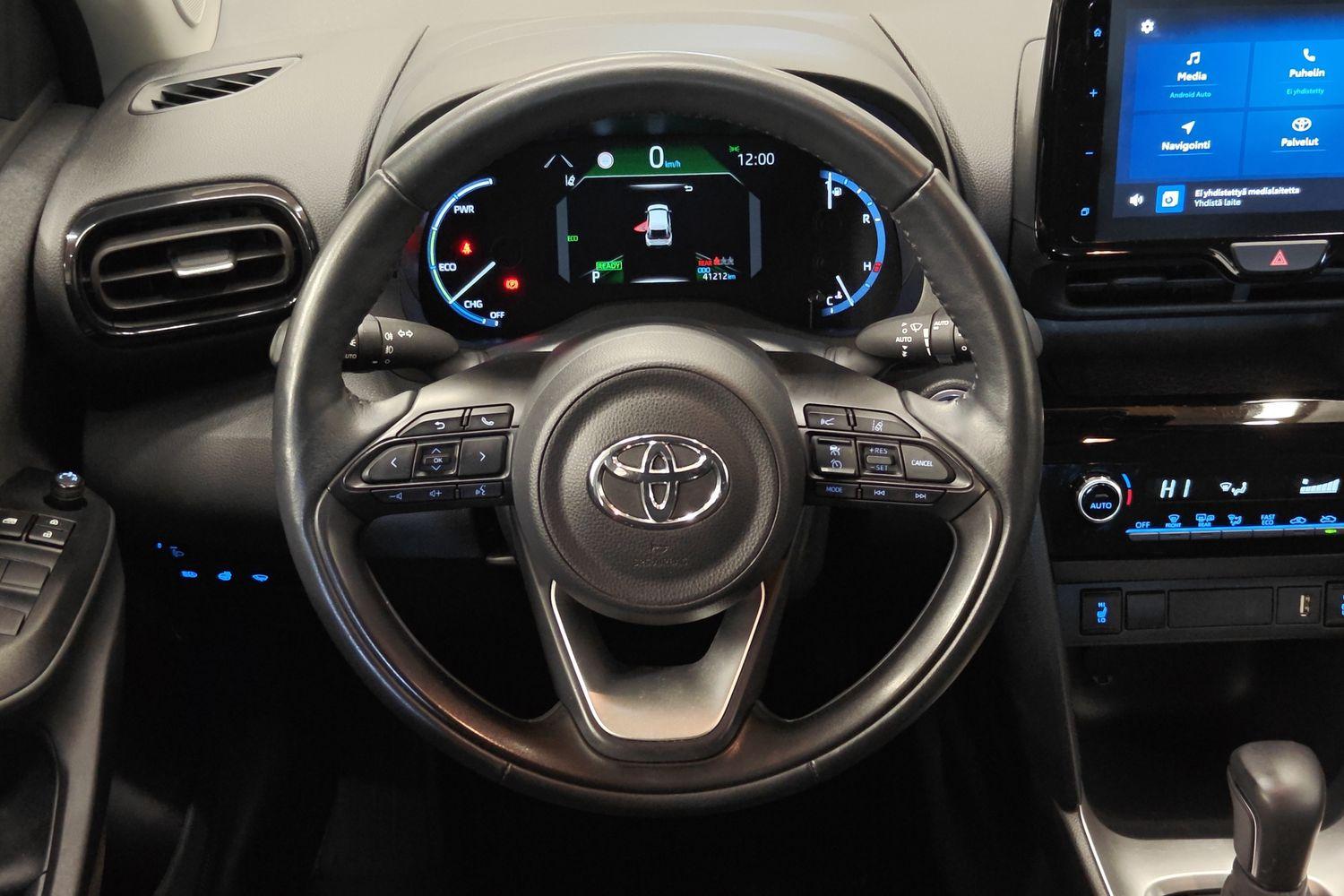 TOYOTA Yaris Cross 2023