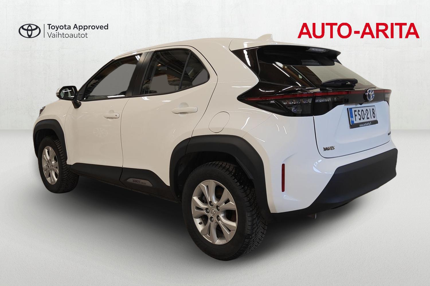 TOYOTA Yaris Cross 2023