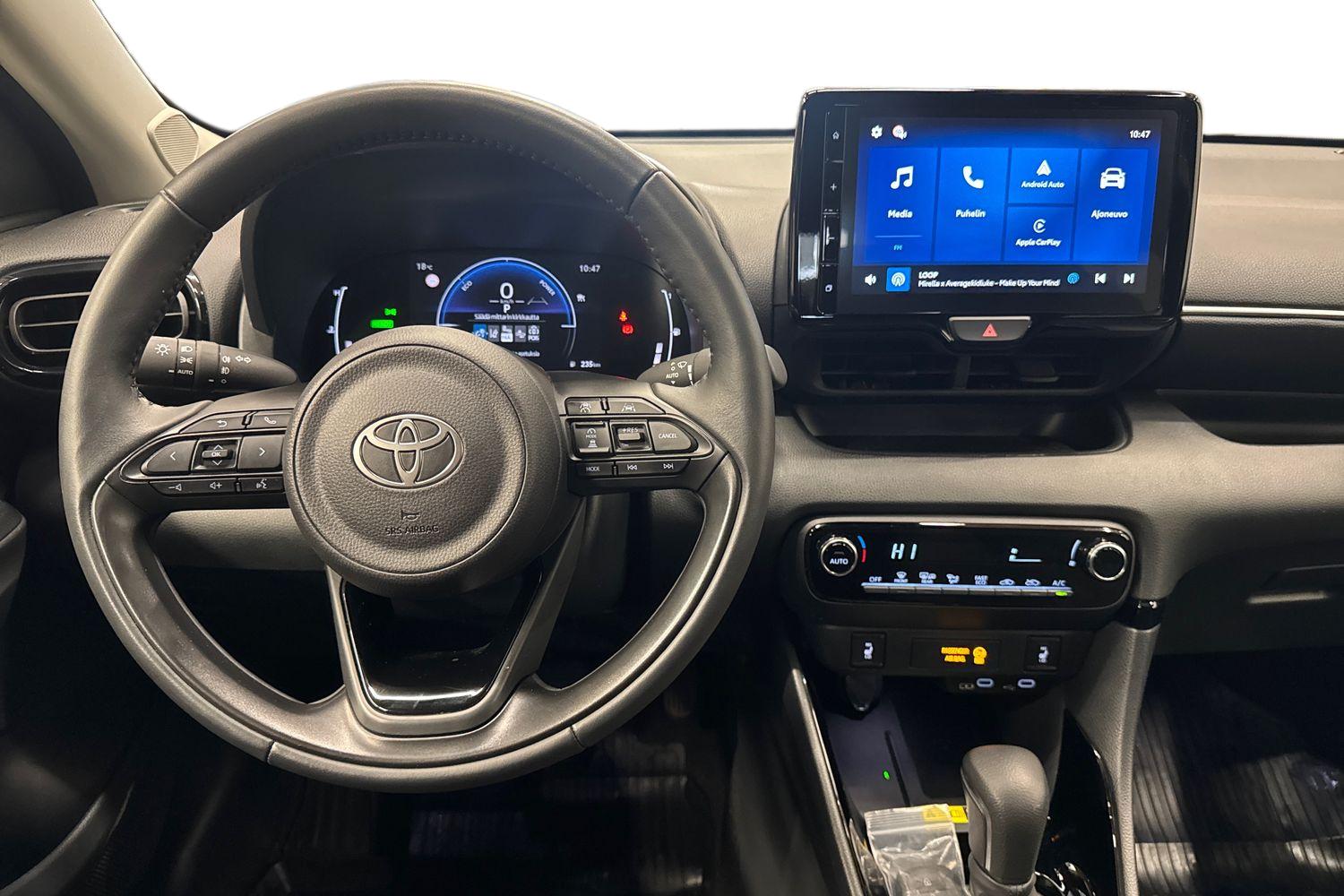 TOYOTA YARIS 2025