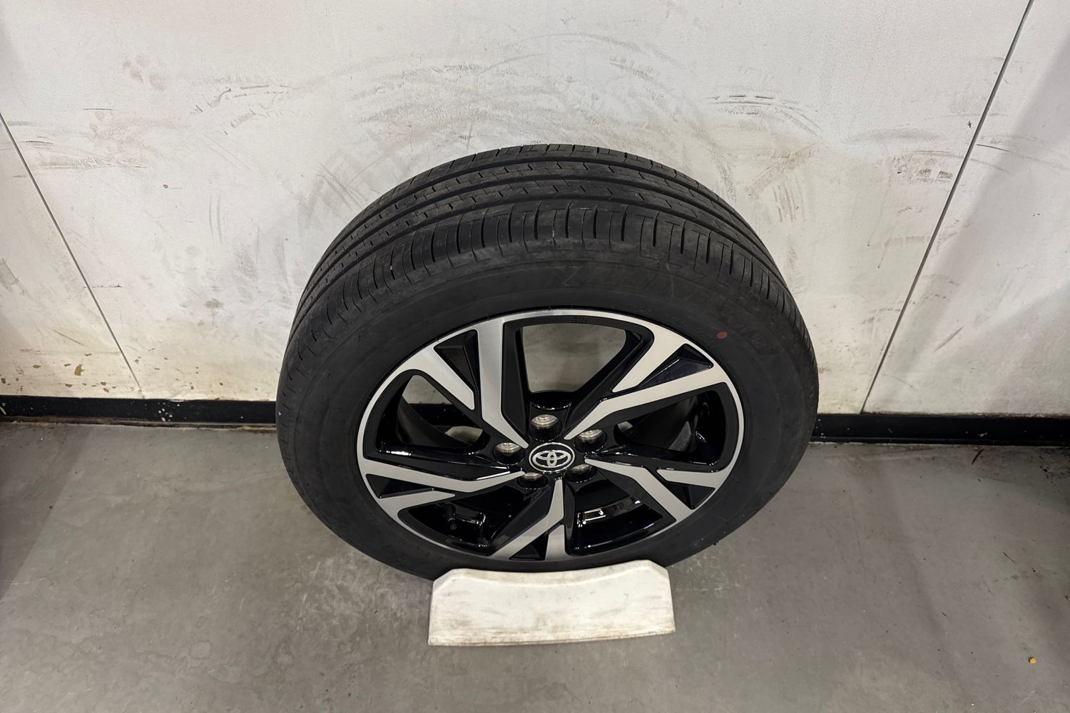 TOYOTA YARIS 2025
