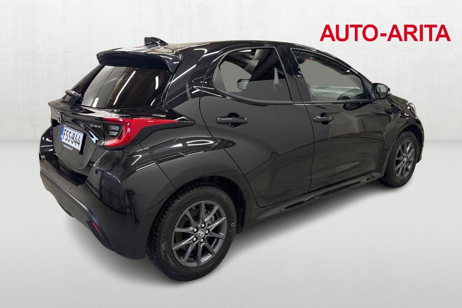 TOYOTA YARIS 2025