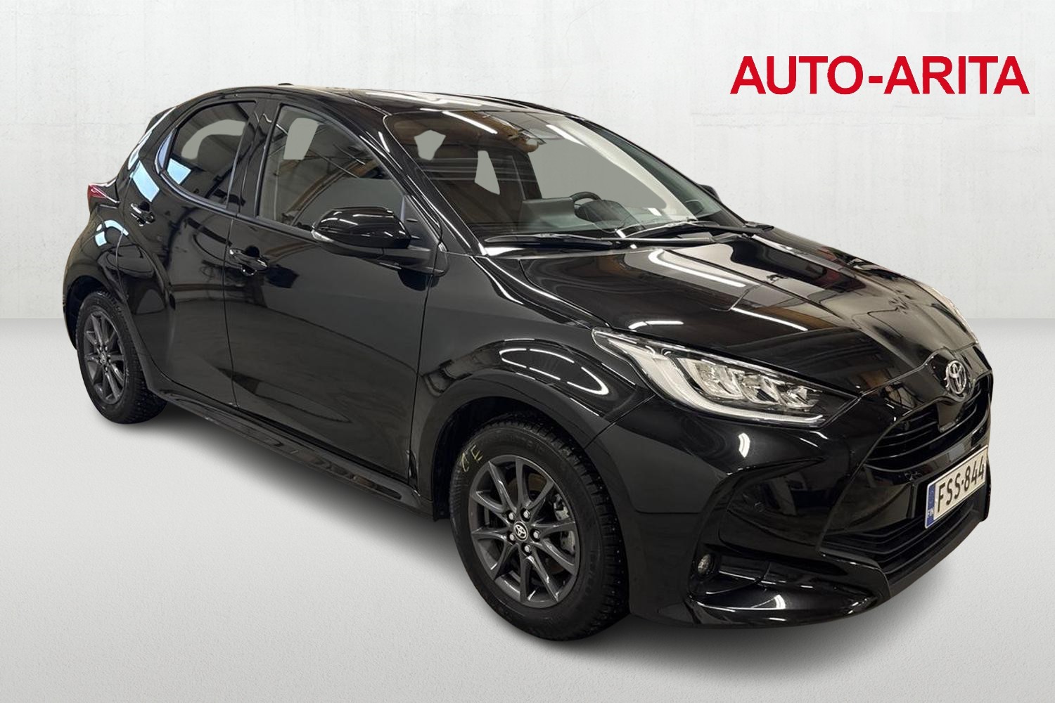 TOYOTA YARIS 2025