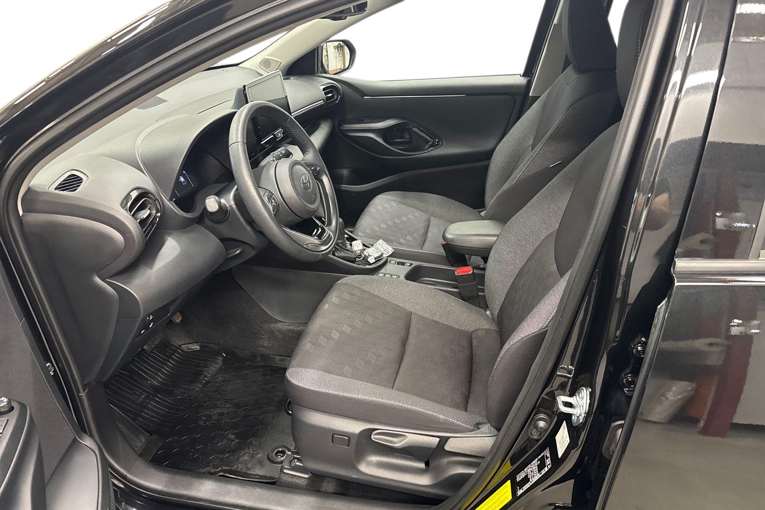 TOYOTA YARIS 2025