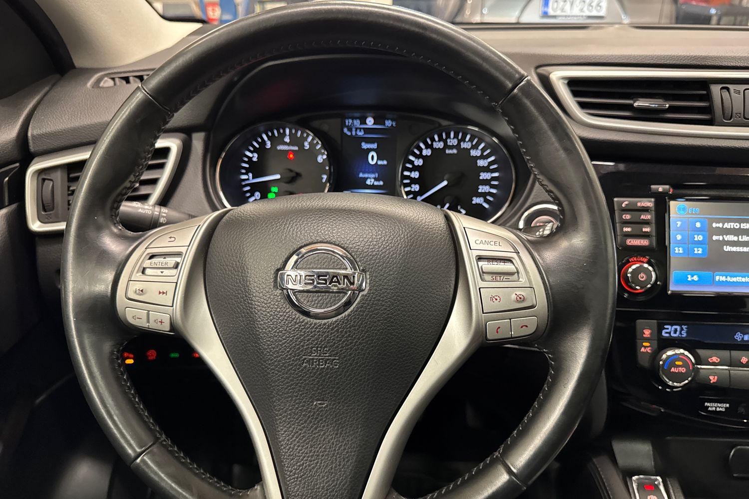 NISSAN Qashqai 2015
