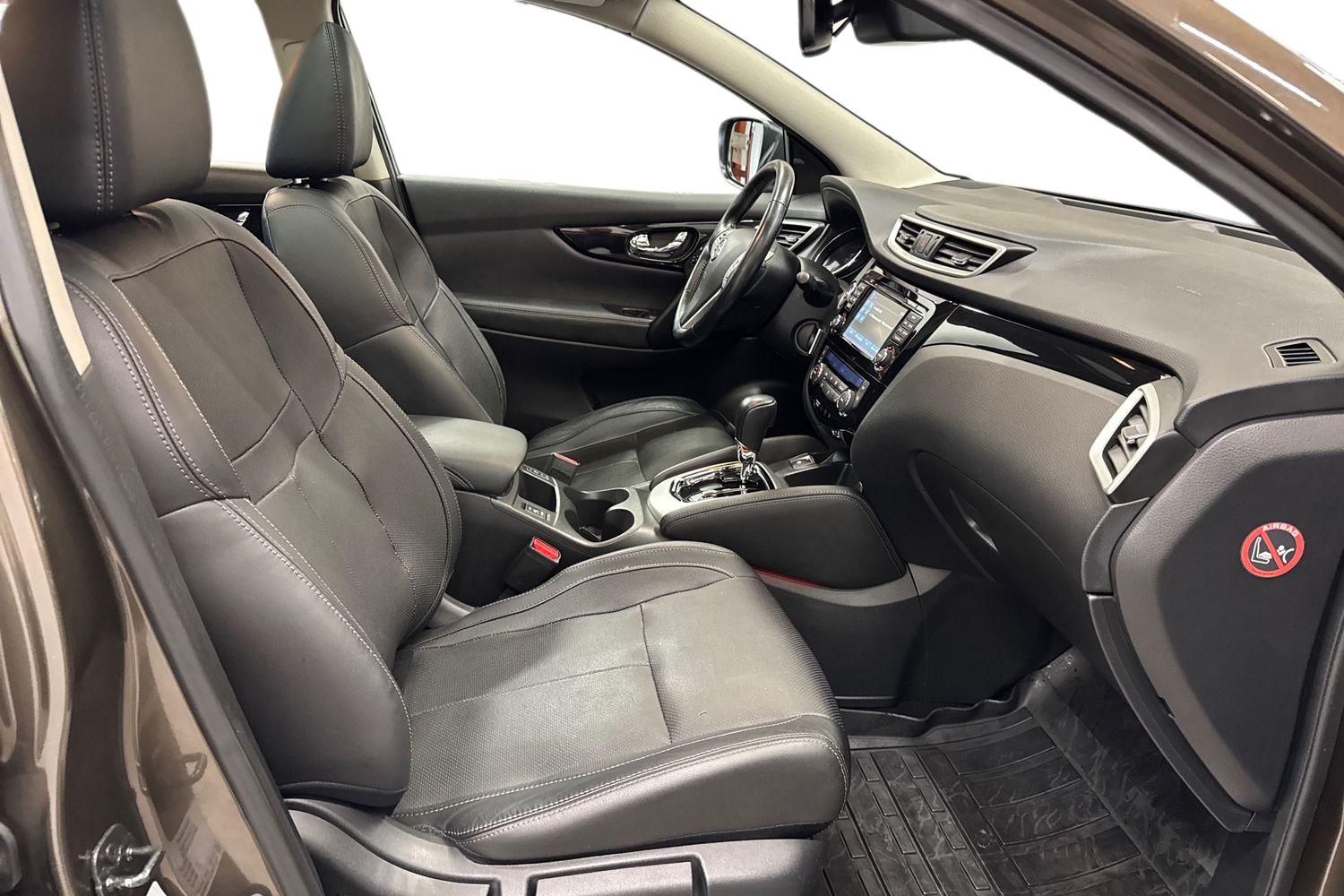NISSAN Qashqai 2015