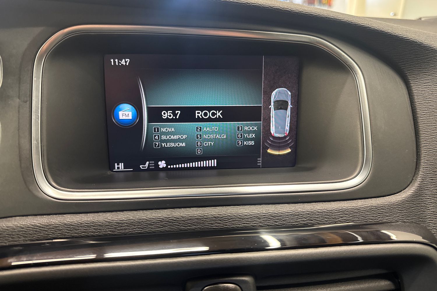 VOLVO V40 2019