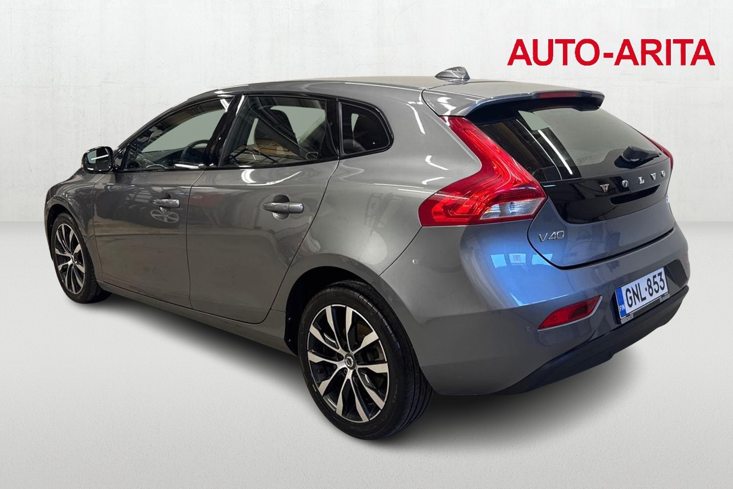 VOLVO V40 2019