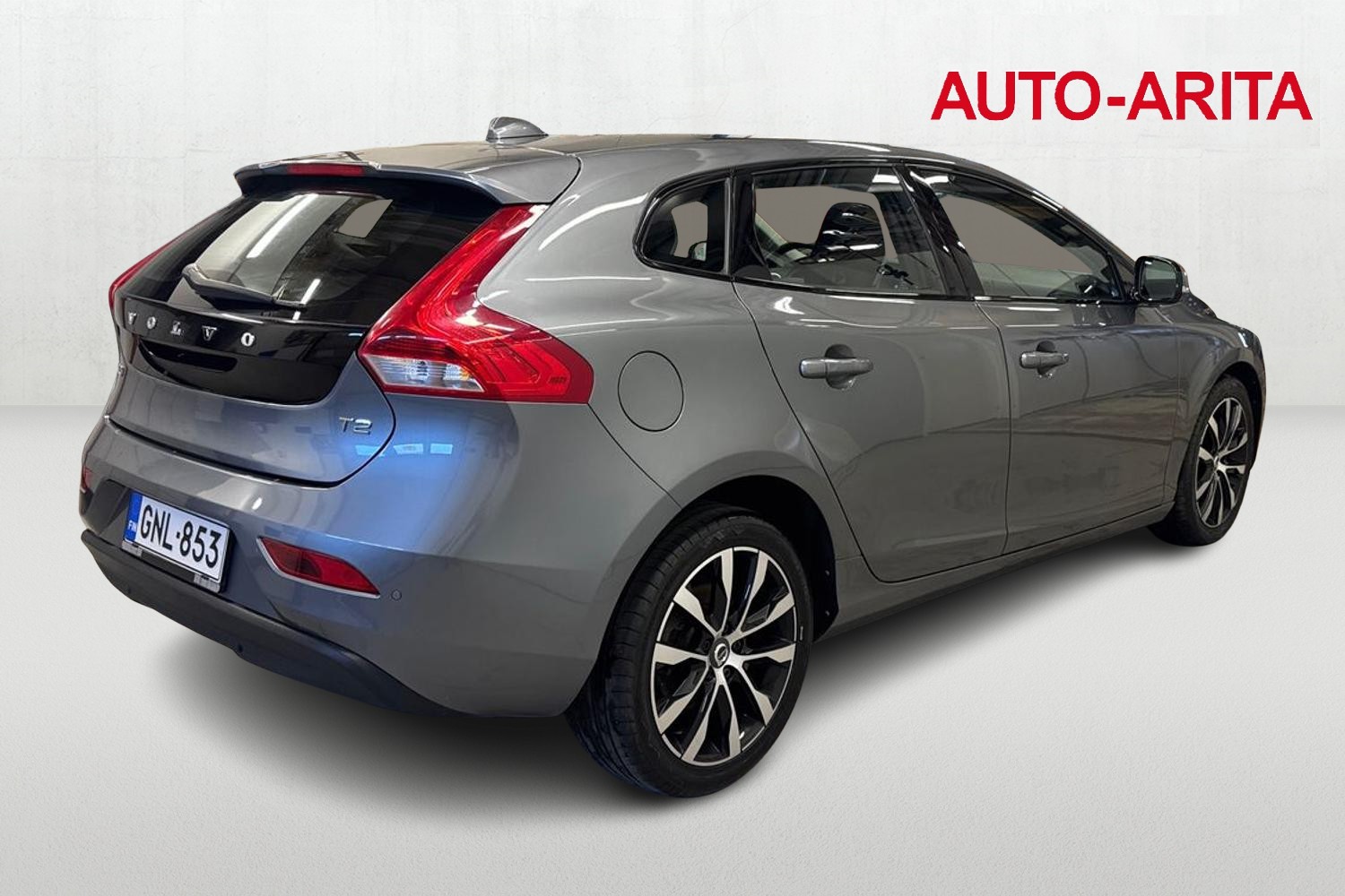VOLVO V40 2019