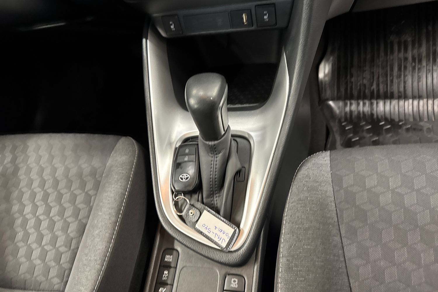 TOYOTA YARIS 2021