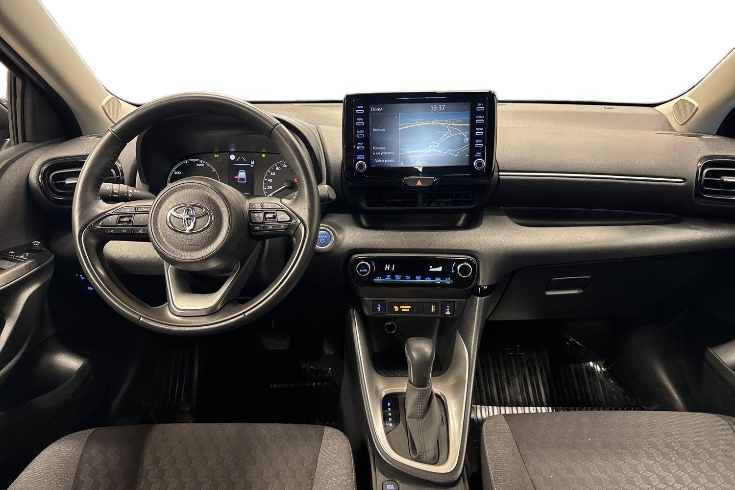 TOYOTA YARIS 2024