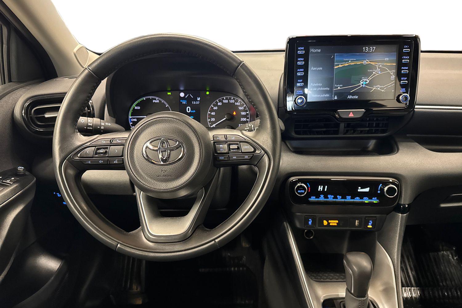 TOYOTA YARIS 2024