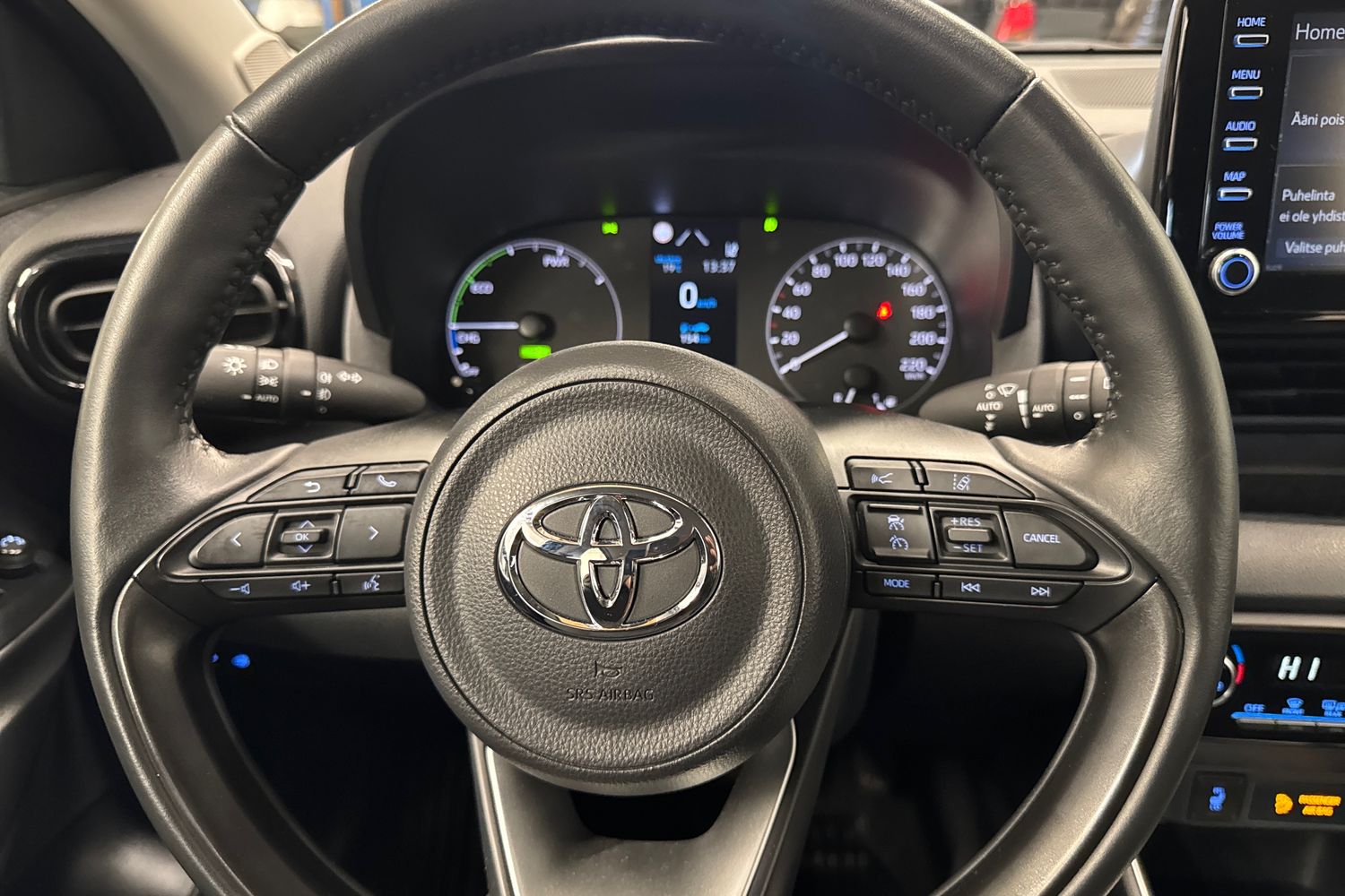 TOYOTA YARIS 2024