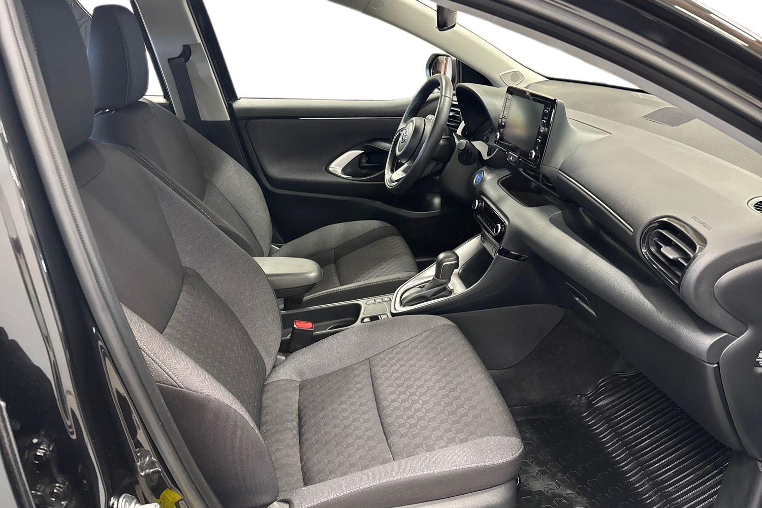 TOYOTA YARIS 2024