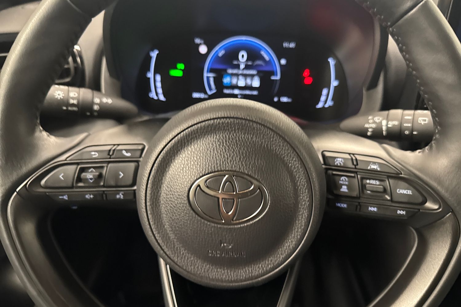 TOYOTA Yaris Cross 2024