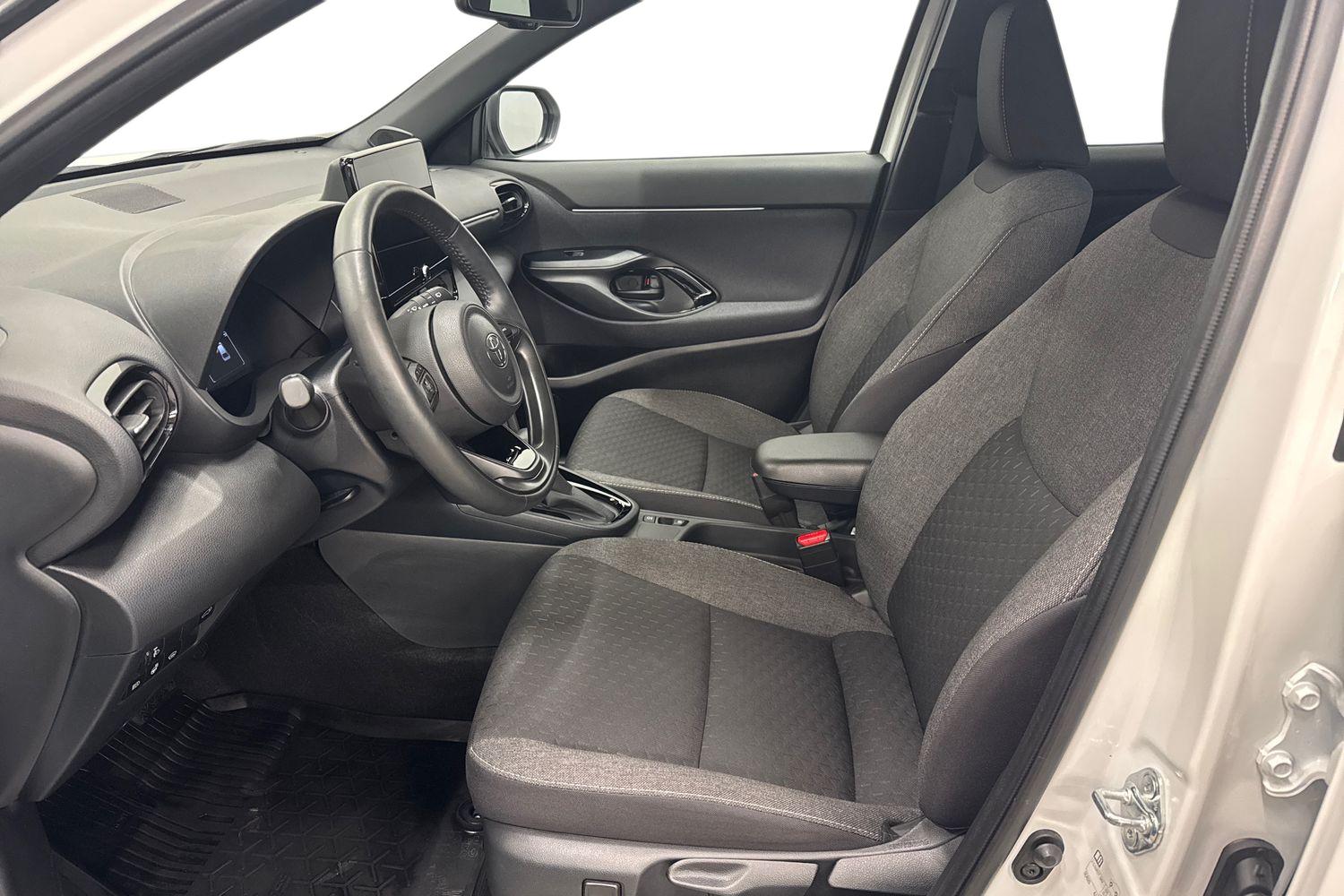 TOYOTA Yaris Cross 2024