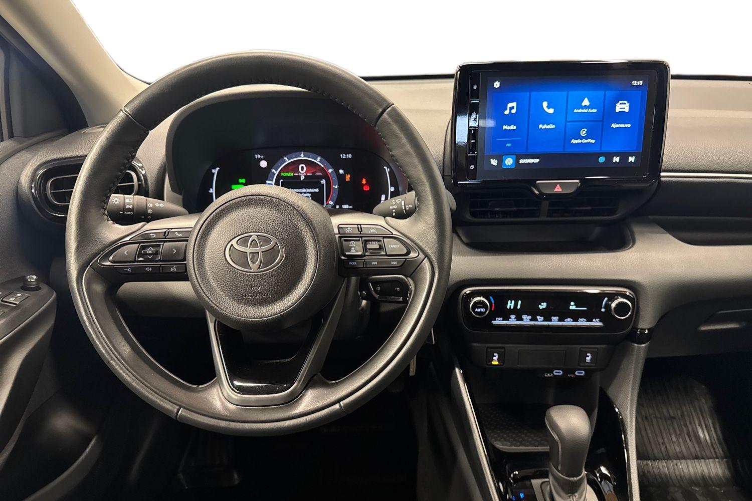 TOYOTA YARIS 2025