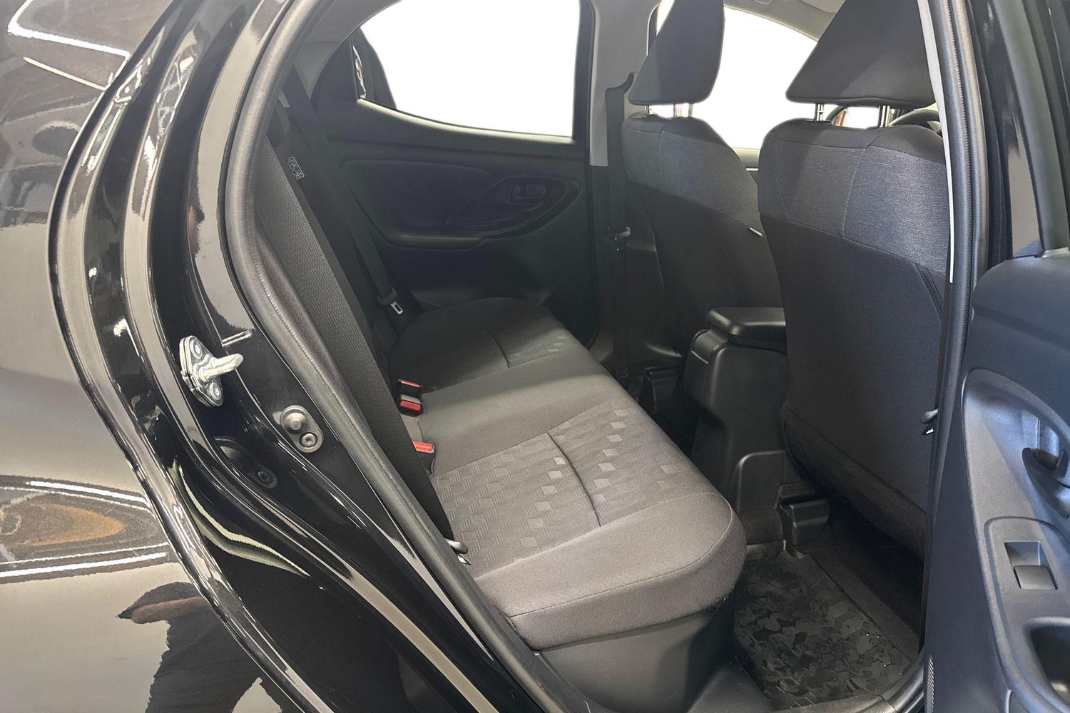 TOYOTA YARIS 2025