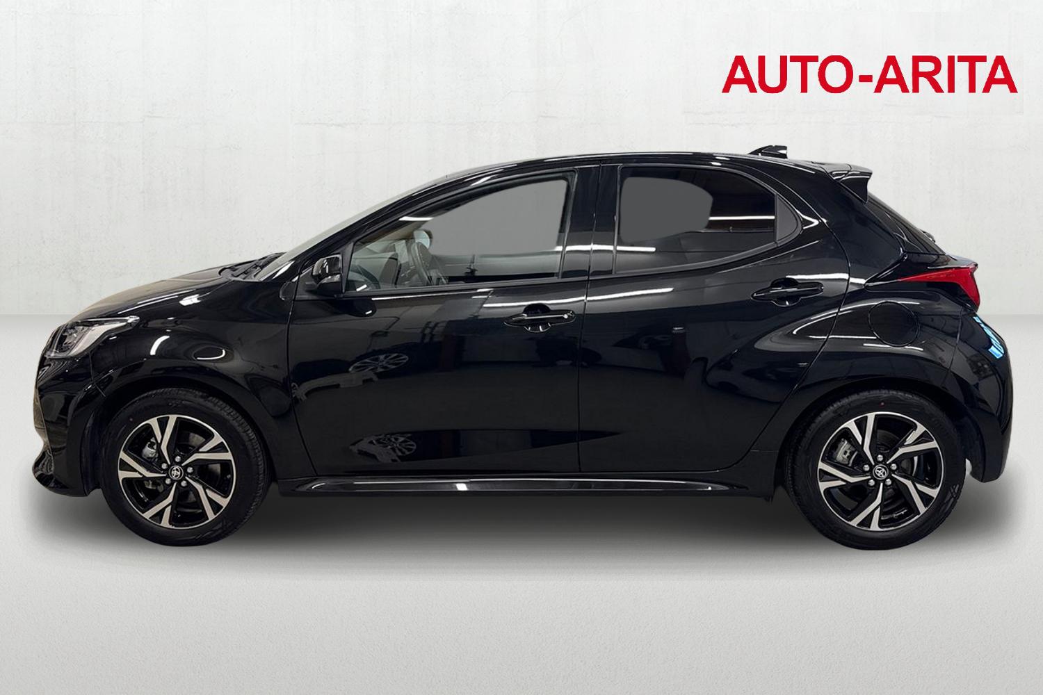 TOYOTA YARIS 2025