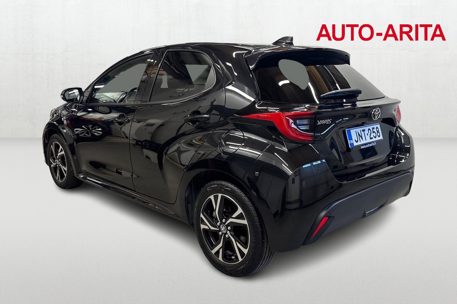 TOYOTA YARIS 2025