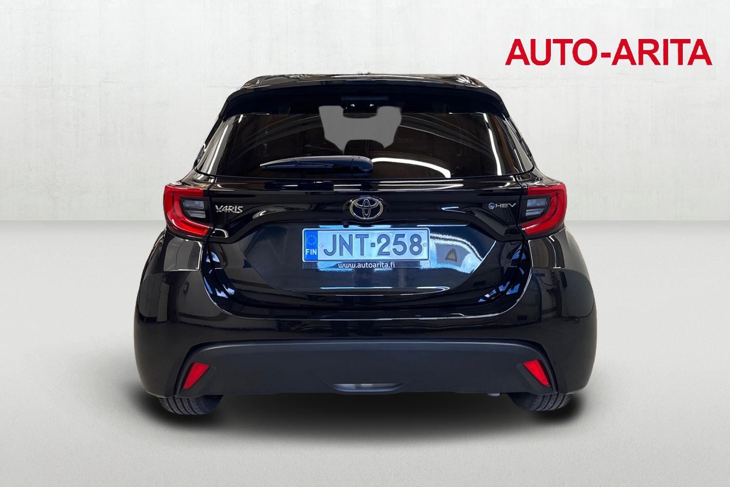TOYOTA YARIS 2025