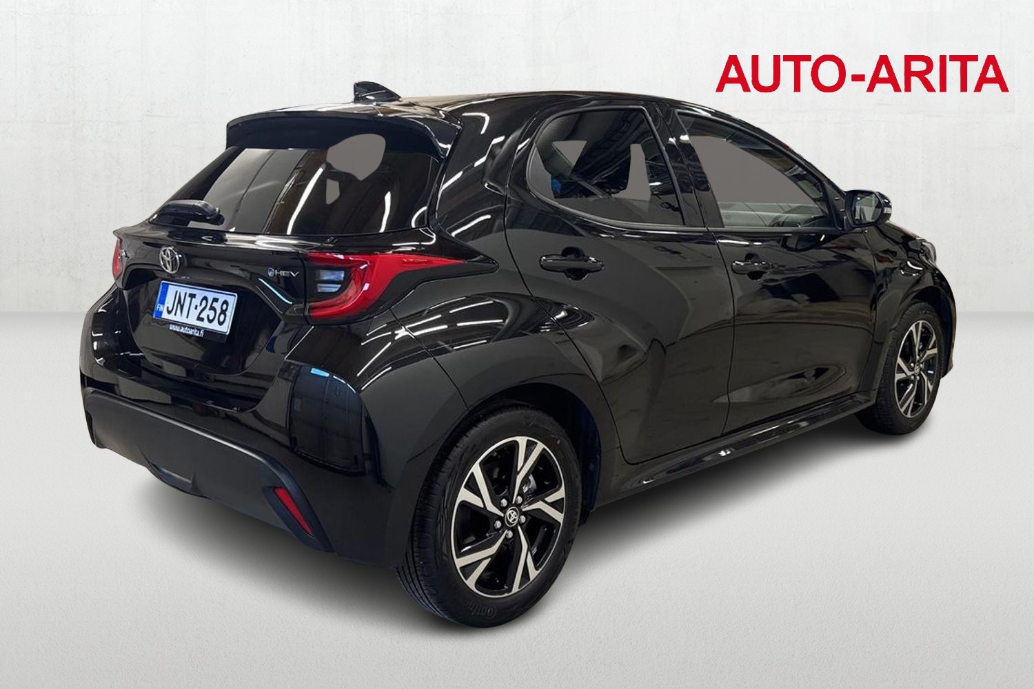 TOYOTA YARIS 2025