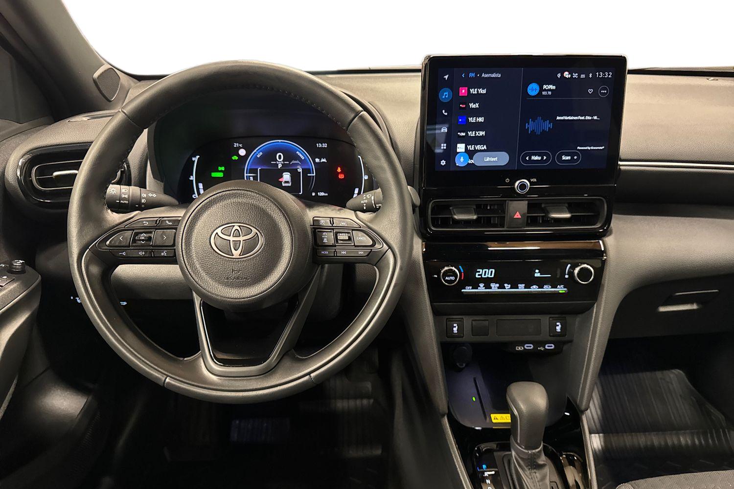 TOYOTA Yaris Cross 2025