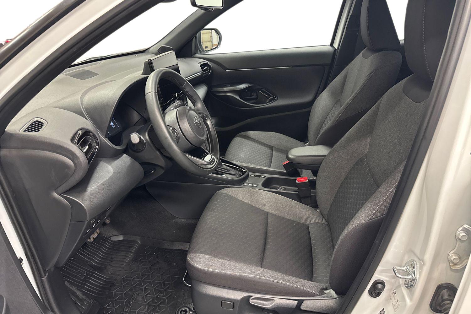 TOYOTA Yaris Cross 2025
